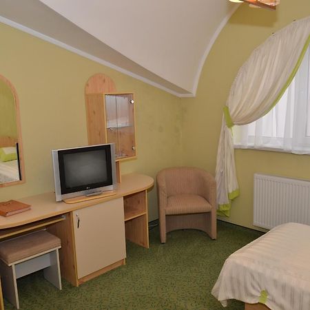 Hotel Serpanok Tyachiv Exteriér fotografie