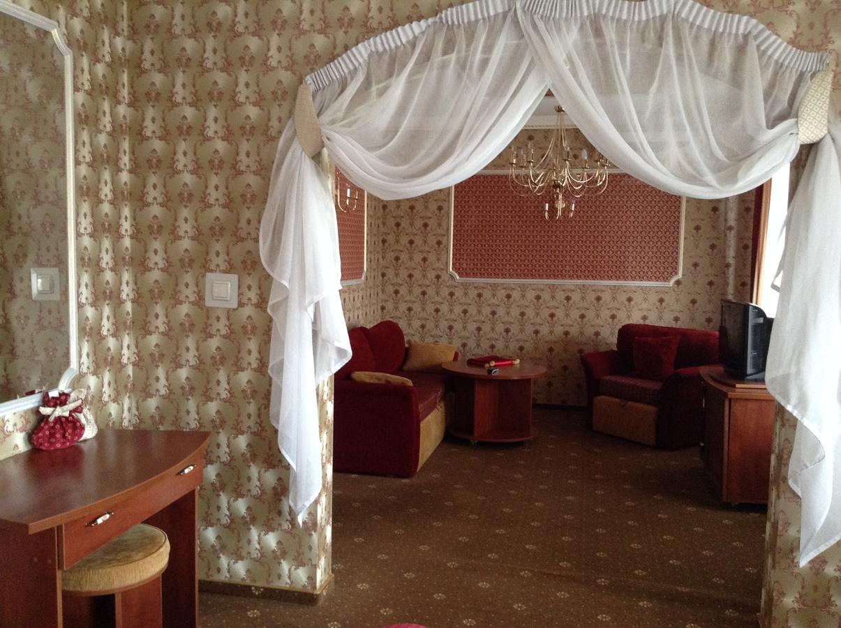 Hotel Serpanok Tyachiv Exteriér fotografie