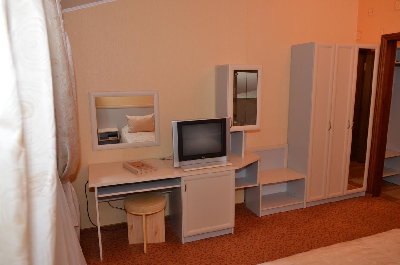 Hotel Serpanok Tyachiv Exteriér fotografie