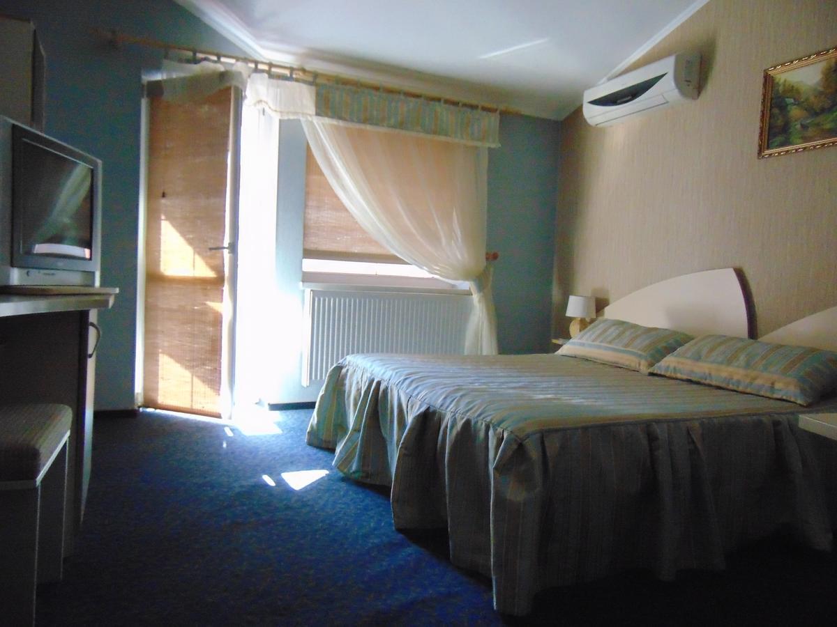 Hotel Serpanok Tyachiv Exteriér fotografie